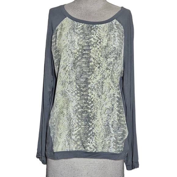 Banana Republic Gray Animal Print Blouse Size Medium - Picture 1 of 4